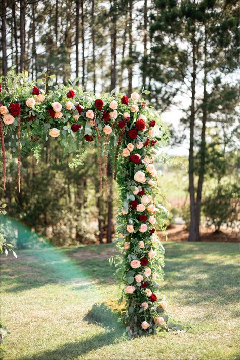 Red Rose Wedding Florals, Pink Red Green Wedding, Red Pink And White Wedding Theme, Red Rose Themed Wedding, Summer Red Wedding, Rose Arch Wedding, Oxblood Wedding, Wedding Decor Red Roses, Pink And Red Wedding Theme