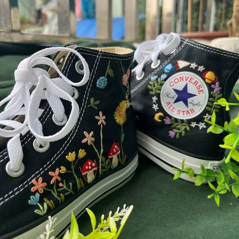 Converse Mushroom, Swaggy Shoes, Daisy Flower Wedding, Embroidered Converse High Tops, Floral Embroidery Shoes, Shoe Embroidery, Mushroom Gifts, Sneakers Wedding, Converse Embroidery