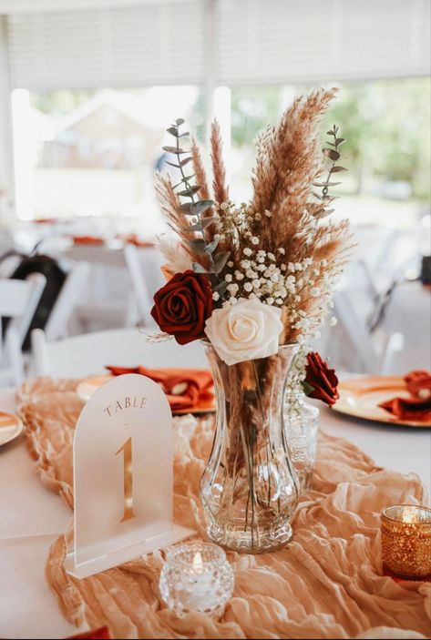 Fall Wedding Ideas Table Decor, Terracotta And Blush Wedding Centerpieces, Rustic Boho Fall Wedding Table Decor, Wedding Centerpiece Wood Slice, Burnt Orange Centrepiece, Fall Boho Sweetheart Table, Easy Fall Wedding Table Decor, Dried Flowers Wedding Centerpieces Table Decorations, Fall Bridal Shower Table Centerpieces