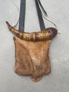 Mountain Man Rendezvous, Horn Bag, Shooting Bags, Man Gear, Powder Horn, Mountain Men, Fur Trade, American Frontier, Hunting Bags