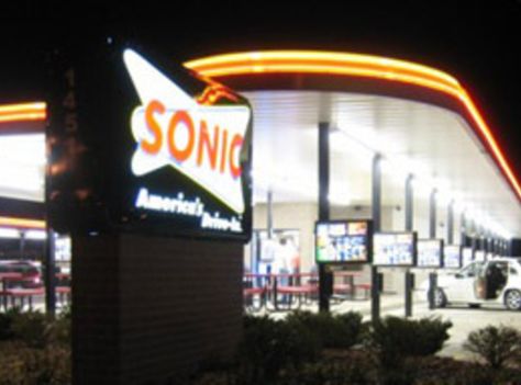 Sonic Drive-In Peanut Butter Shake and Peanut Butter Fudge Shake Sonic Fast Food, Sonic Restaurant, Kitchen Aid Ice Cream, Peanut Butter Shake, Fudge Ice Cream, Best Milkshakes, Sonic Drive In, Ice Cream Drinks, Fast Food Places