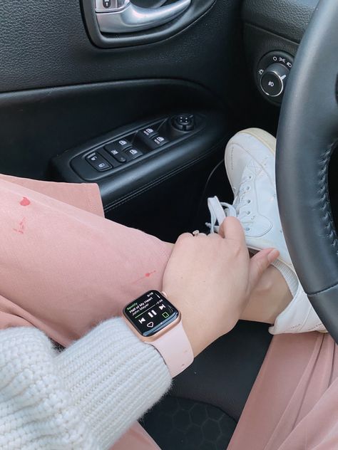 Tempat Healing, Apple Watch Fitness, Cute College Outfits, College Looks, Apple Watch Fashion, Anniversaire Diy, Health Tracker, Cute Images With Quotes, Life Fitness