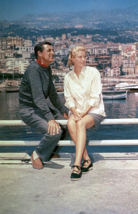 Grace Kelly | The Story Behind The Duchess Of Cambridge’s Favourite Espadrille Wedges | British Vogue Grace Kelly Quotes, Grace Kelly Dresses, Grace Kelly Wedding, Grace Kelly Style, To Catch A Thief, Princess Grace Kelly, Isla Fisher, Cary Grant, Princess Grace