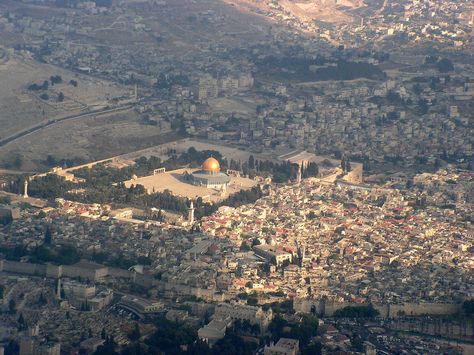 The Dome Of The Rock, Al Quds, Dome Of The Rock, Beautiful Mosques, Ulsan, Holy Land, Islamic Architecture, Islamic Pictures, Old City