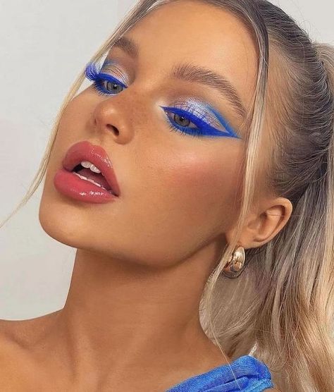 Makeup & Beauty on Instagram: “Different color liners! Do you like them? 🌈 follow 👉 @makeup.perky credit @bybrookelle” Blonde, Festival, Makeup, Hair, Blue, Instagram, Make Up