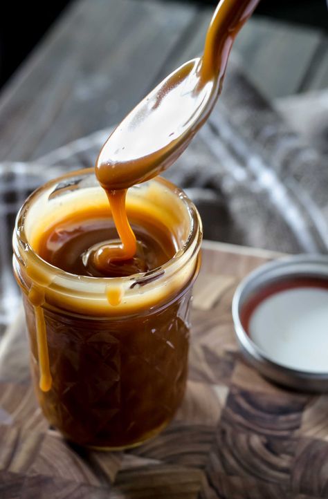 Ditch the store-bought jar! Homemade Caramel Sauce can be yours to drizzle over whatever you please in about 20 minutes with only 3 ingredients! Salted Caramel Cookie Bars, Caramel Cookies Bars, Easy Bar Recipes, Gourmet Caramel Apples, Caramel Apples Recipe, Popcorn Recipes Caramel, Apple Coffee Cakes, Salted Caramel Cookies, Apple Pie Bars