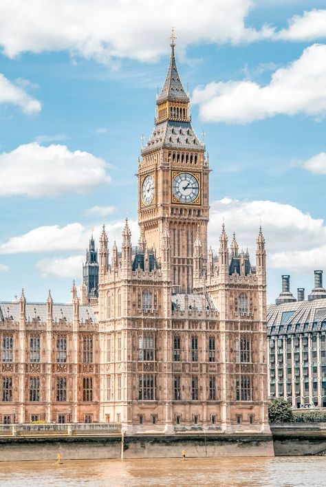 Interesting facts about the Houses of Parliament, London. #trivia #London #England #greatbritain House Of Parliament London, Houses Of Parliament London, House Of Parliament, Gunpowder Plot, British Parliament, Unusual Facts, House Of Lords, Saint Stephen, Art Pics