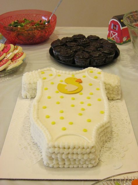 Cute Onesie Baby Shower Cake Onsie Cake Ideas, Onesie Cake, Baby Shower Cakes Neutral, Cupcake Cake Ideas, Baby Shower Cake Ideas, Trendy Baby Shower Themes, Ducky Baby Shower, Rubber Ducky Baby Shower, Cute Onesie