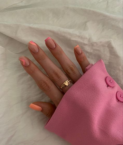 Nails When Tanned, Orange Nail French, Uñas Color Melon, Pink And Peach Nails, Orange Peach Nails, Nails Peach Color, Orange Pink Nails, Pink Orange Nails, Orange Nails Summer