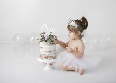 Flower Cake Smash, White Cake Smash, White Flower Cake, 1st Year Cake, Cake Smash Theme, Photography Bucket List, Bucket List Book, Theme List, 1st Birthday Photoshoot