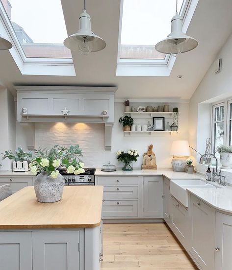 Katy (@katyebh) • Instagram photos and videos Cosy Kitchen, Open Plan Kitchen Dining, Open Plan Kitchen Living Room, Kitchen Dining Living, French Grey, Kitchen Room Design, Modern Farmhouse Kitchens, Kitchen Diner, Kitchen Cabinet Design