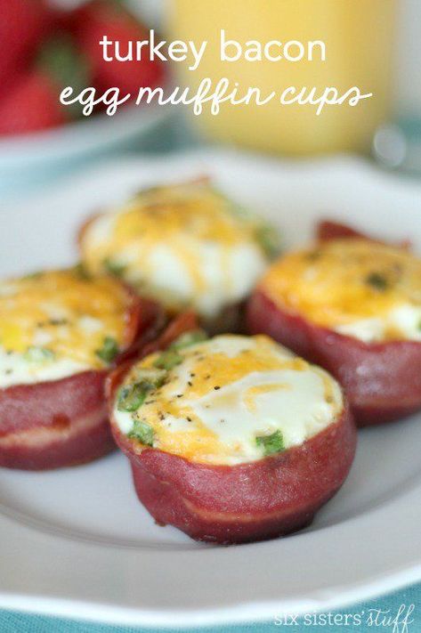 A delicious and nutritious breakfast you can put together in just a few minutes! Bacon Egg Muffin Cups, Bacon Egg Muffin, Sandwich Casserole, Muffin Cups Recipes, Bacon Egg Cups, Bacon Egg Muffins, Egg Muffin Cups, Bacon Muffins, Egg Cups Breakfast