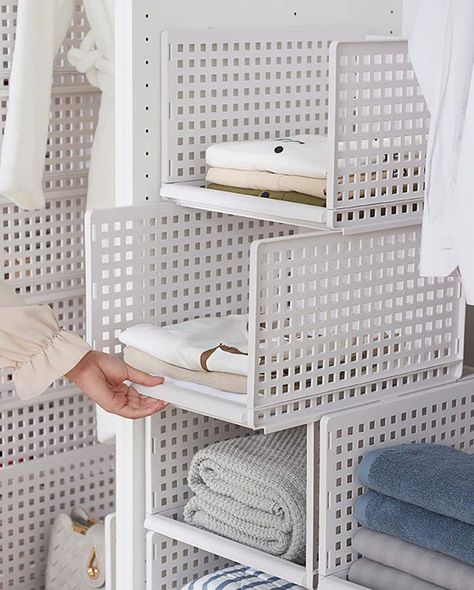 20 Best Dorm Room Storage Ideas - College Dorm Organizers Closet Interior, Stackable Storage Boxes, Dorm Room Storage, Cool Dorm Rooms, Clothes Storage Boxes, Box Bedroom, Storage Products, Decor Studio, Bedroom Table