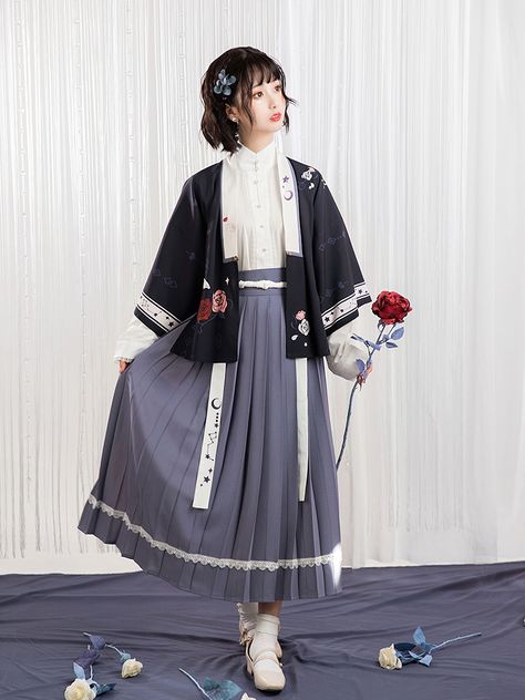 ChiXia -Constellations and Roses- Hanfu Style Qi Lolita Haori and Skirt Set Hanfu Modern, Hanfu Style, Hanfu Accessories, Mini Frock, Tenun Ikat, Modern Hanfu, Korean Dress, Chinese Clothing, Mood Board Fashion