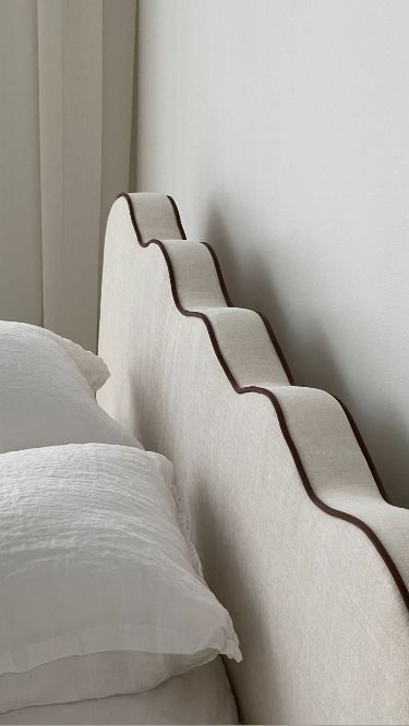 Fabric Headboard Design, Wavy Bed Frame, Soft Bedframes, Interesting Headboards, Headboard Design Luxury, Aesthetic Headboard, Curvy Headboard, Fabric Bedhead, Wave Headboard