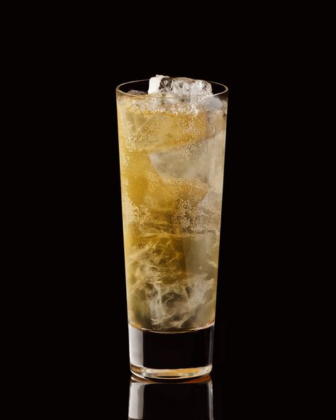 Whisky Highball Cocktail Recipe with Soda Water | SirDavis® Whiskey Soda, Whisky Cocktail Recipes, Highball Cocktail, Whisky Cocktail, Collins Glass, Brown Derby, Whisky Cocktails, Soda Water, Hot Toddy