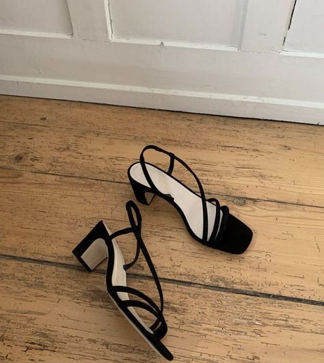 Minimal Sandals, Heel Sandals Outfit, Fancy Heels, Shoes Heels Classy, Fun Heels, Trending Sandals, Fresh Shoes, Cute Sneakers, Low Heel Sandals