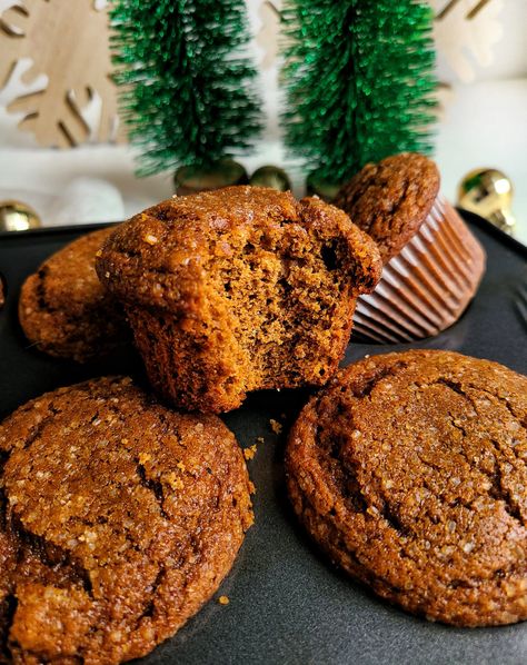 Gingerbread Muffins Recipe, Best Cookie Recipe Ever, Ginger Cookies Christmas, Ginger Muffins, Chewy Ginger Cookies, Gingerbread Muffins, Bakery Style Muffins, Apple Cinnamon Muffins, Cinnamon Muffins