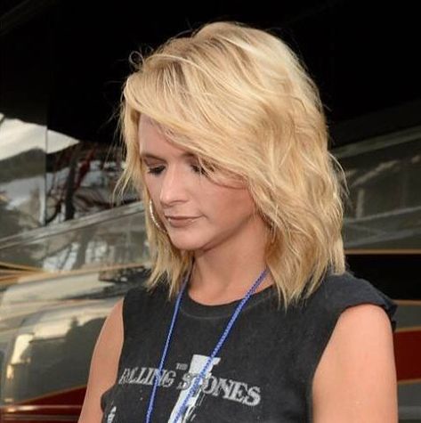 Miranda Lambert Short Hair, Long Messy Bob, Miranda Lambert Hair, Short Hairstyles 2015, Messy Bob Haircut, Messy Bob, Haute Hair, Girls Cuts, Celebrity Hair