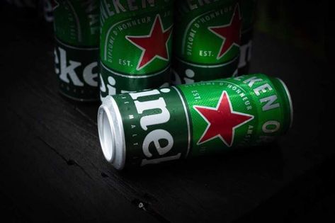 Mensagem é enviada em nome da multinacional holandesa e pede para que as vítimas aproveitem a quarentena em casa e com cervejas grátis Star Outline, Mountain Dew, Soda Can, Beverage Can, Beer, Canning, Hair