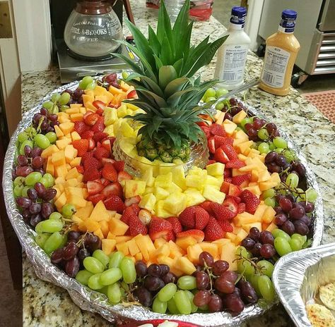 Creative Fruit Tray Ideas, Cheap Catering, Fruit Tables, Fruit Platter Ideas Party, Fruit Buffet, Fruit Board, Fruit Trays, Fruit Creations, Fruit Platter Designs