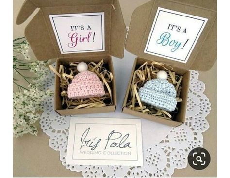 Modern Crochet Baby Booties: Stylish Patterns for Trendy Infant Fashion Gender Reveal Party Gifts, Gender Reveal Box, Christmas Gender Reveal, Gender Reveal Party Theme, Gender Reveal Gifts, Crochet Baby Shoes Pattern, Easy Patterns, Baby Shoes Pattern, Baby Gift Basket