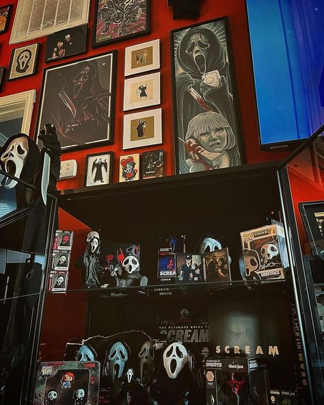 Horror Room Ideas, Horror Bedroom, Horror Movie Collection, Horror Room, Horror Merch, Horror Decor, Dark Home Decor, Spooky House, Retro Diner