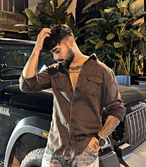 Boys Pic Stylish Dp, Gents Hair Style, Bff Hands Aesthetic, Handsome Arab Men, Boy Dp, Stylish Dp, Couple Pics For Dp, Army Girlfriend Pictures, Cool Hairstyles For Men