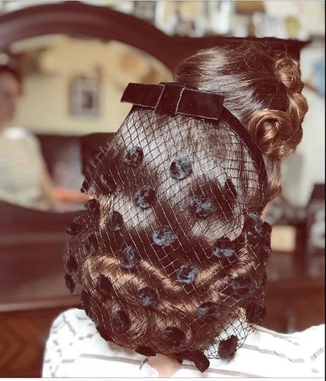 40s Hairstyles With Hat, Chaos Dreamland, 40s Hair, 40s Hairstyles, Vintage Hairstyles Tutorial, 50s Hairstyles, Vintage Curls, 1940s Hairstyles, Pin Up Outfits