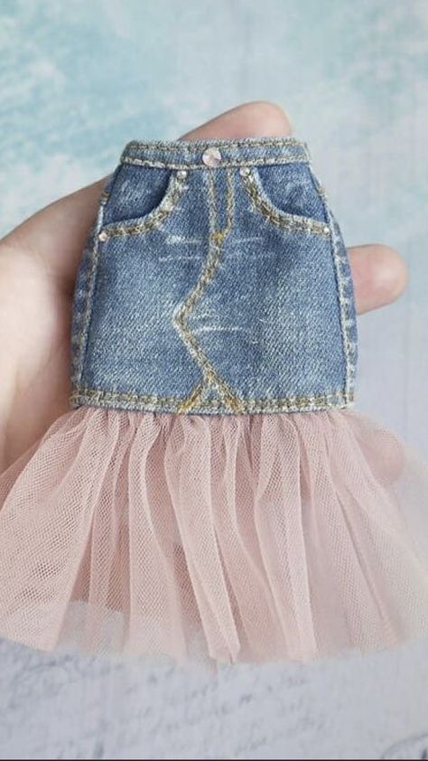 Doll Dresses Diy, Clothes For Barbie, Clothes For Dolls, Sewing Barbie Clothes, Barbie Sewing Patterns, Barbie Wardrobe, Diy Barbie Clothes, Barbie Doll Clothing Patterns, Barbie Dolls Diy