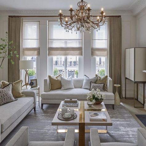 Ray Main on Instagram: “Posted @withregram • @sophiepatersoninteriors One of my top 3 favourite rooms we’ve ever designed. #sophiepatersoninteriors 📷 @raymain57” Modern Classic Living Room, Sophie Paterson, Classy Living Room, Classic Living Room, Living Room Design Decor, Elegant Living Room, Living Room Decor Modern, Wallpaper Living Room, Decor Home Living Room