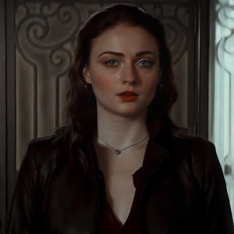 Sophie Turner Xmen, Jean Grey Xmen, Sophie Turner Photoshoot, Xmen Characters, Phoenix Marvel, Marvel Jean Grey, X-men Apocalypse, Jean Grey Phoenix, Resident Evil Girl