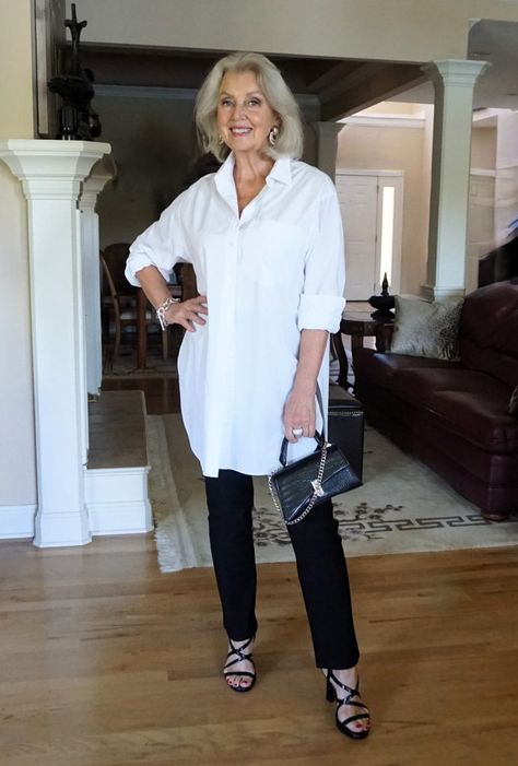 Long Tunic Outfit, Tunic Outfit, Creative Styling, Plain White Shirt, Over 60 Fashion, Older Women Fashion, Travel Essentials For Women, Morning Walk, 60 Fashion