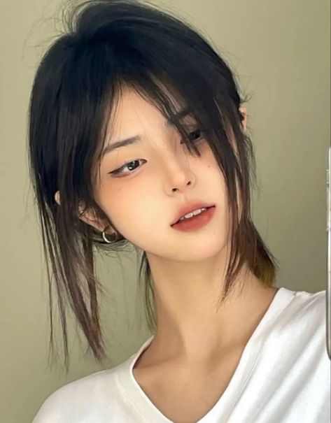 Ulzzang Short Hair, 사진 촬영 포즈, Anime Hair, Hair Reference, Asian Hair, 가을 패션, Aesthetic Hair, Mode Inspiration, Korean Makeup