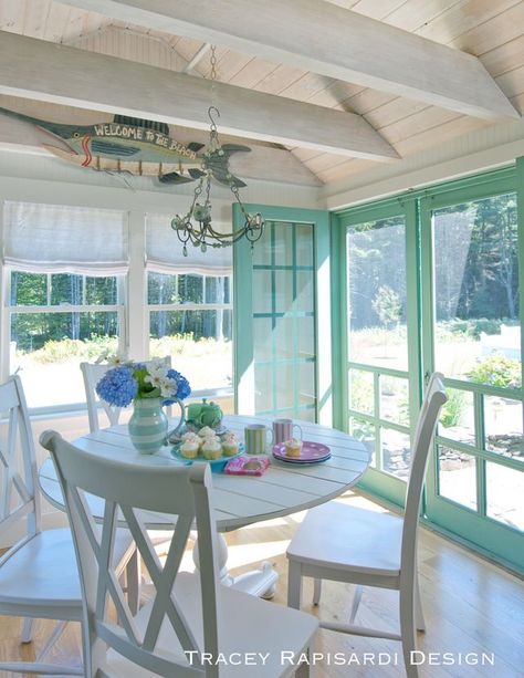 Tracey Rapisardi Design + Giveaway! Small Beach House Kitchen Cottage, Bright Beach House Decor, Outside House Decorations, Beach Cottage Style Bedroom, Bright Beach House, Turquoise House, Beachy Kitchen, Coastal Cottages, Turquoise Christmas