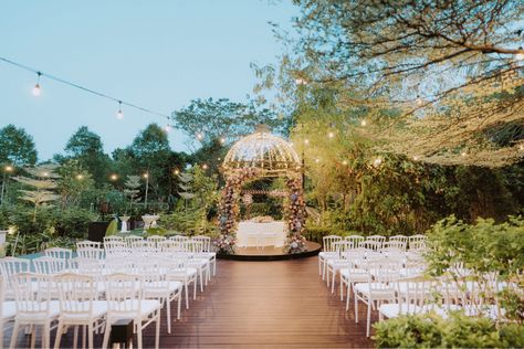 Wedding Venue Singapore, Wedding Singapore, Singapore Zoo, Singapore Wedding, Hotel Ballroom, Bingo Card, Unique Wedding Venues, Gardens By The Bay, Dream Beach