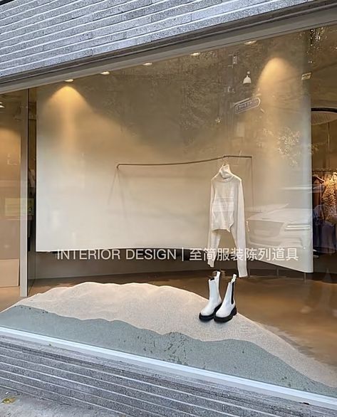 Minimalist Window Display, Fashion Display, Fashion Window Display, Minimalist Window, Window Display Retail, Jeans Store, Time Design, Light Installation, Window Design