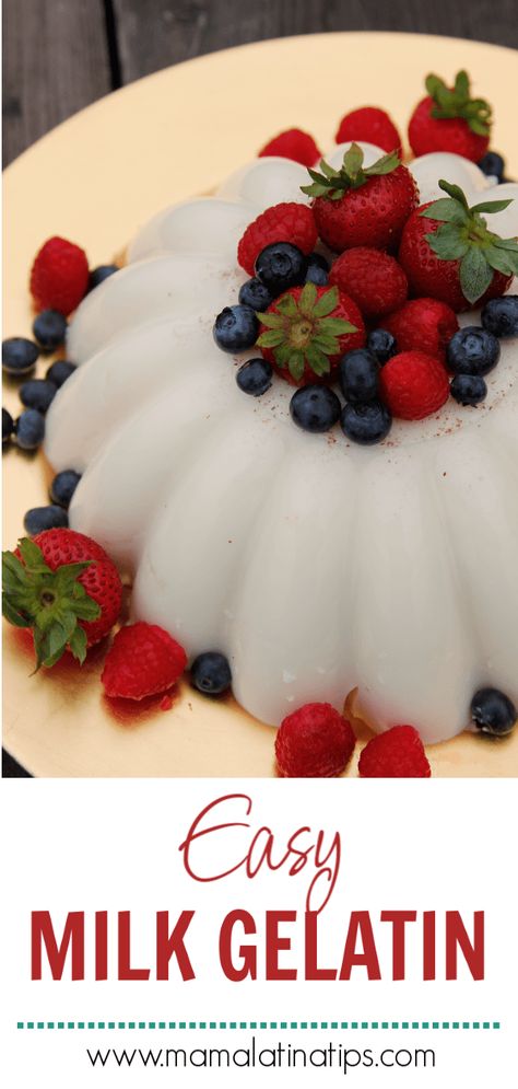 A simple recipe for creating your own milk gelatin to savor at your family's celebrations. #milkgelatin #gelatin #mamalatinatips #mexicangelatin #gelatinrecipes Mexican Jello Recipe, Gelatin Recipes, Gelatin Dessert, Jello Desserts, Jello Recipes, Mexican Dessert, Eat Dessert First, Eat Dessert, Sweet Desserts