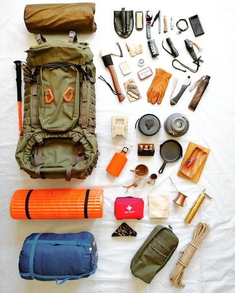 Bushcraft Pack, Bushcraft Backpack, Survival List, Bug Out Gear, Hiking Supplies, Bushcraft Kit, Camping Gear Survival, Camping Photo, Survival Backpack