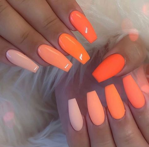 39 Gorgeous Summer Nails You Need to Try Nail Kits, Nagellack Trends, May Nails, Coffin Shape Nails, Vacation Nails, Summer Acrylic Nails, Trim Nails, Summer Nails Colors, Orange Nails