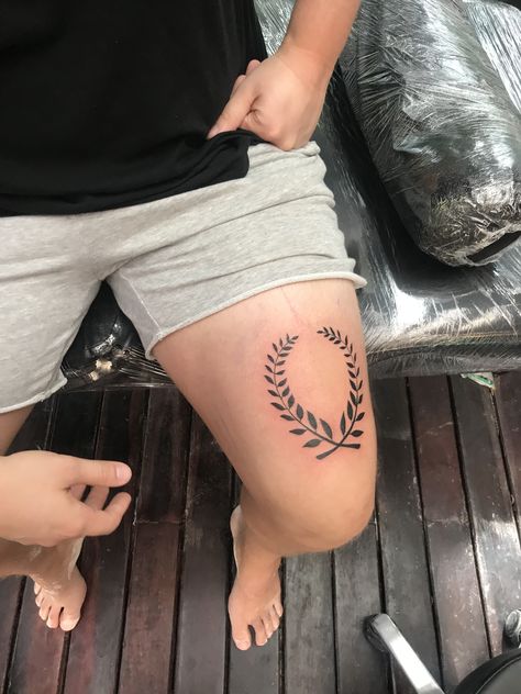 Wreath Leg Tattoo, Knee Wreath Tattoo, Olive Wreath Tattoo, Laurel Wreath Tattoo Men, Cross Tattoo Placement, Laurel Tattoo, Laurel Wreath Tattoo, Thigh Tattoo Men, 2023 Tattoo