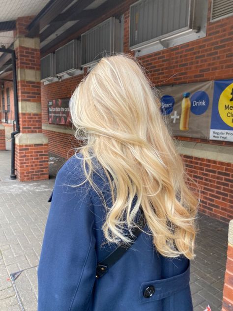 Layered Blonde Hair Long, Layered Blonde Hair, Blonde Hair Long, Layered Blonde, Facial Routine Skincare, Pinterest Life, Platinum Blonde Hair, Hair Color And Cut, Good Hair Day