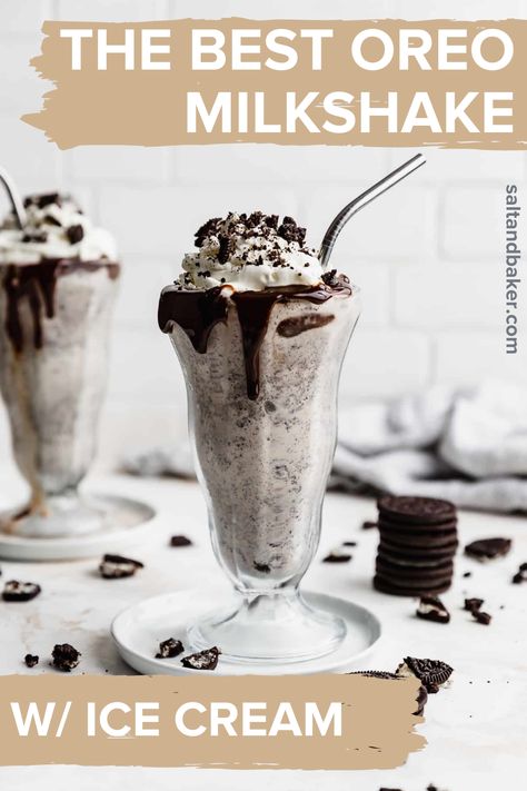 This homemade Oreo milkshake is creamy, rich and super easy to make! There are only 4 ingredients for this milkshake. But you can add all the toppings you'd like. This is an oreo milkshake made with ice cream, oreo cookies, milk and a little vanilla. This is the yummiest homemade shake recipe. Homemade Milkshake Recipe, Oreo Milkshake Recipe, Cookies And Cream Milkshake, Homemade Milkshake, Treat Business, Oreo Shake, Ice Cream Shake, Best Milkshakes, Oreo Milkshake