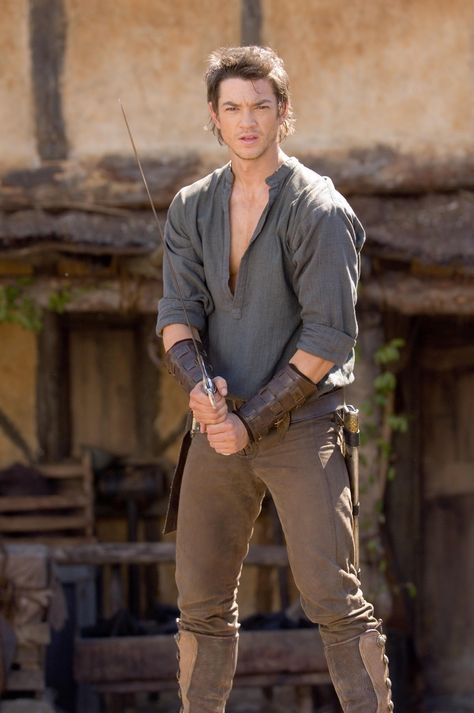 Craig Horner, Medieval Outfit, Legend Of The Seeker, Ren Faire Outfits, Ren Faire Costume, Fair Outfits, Medieval Clothes, Aesthetic Outfits Men, Ren Fest