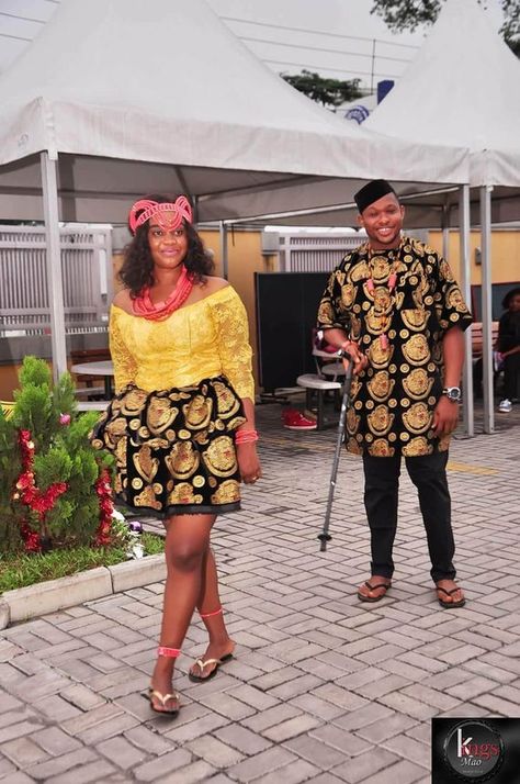 I see Agu Velvet Fabric is used by the Igbo Cultural Group Mostly from West Africa Nigerian. Mostly worn on Special ceremonies such as weddings, Chieftancy Corrronations, Special Traditional Events. Isi Agu, Royal Fabric, Agbada Design, African Hats, African Bride, Red Crown, African Print Fashion Dresses, Wedding Fabric, Luxury Bridal