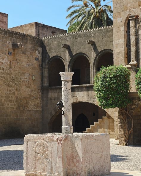 A quiet moment in Rhodes Old Town 🏛️🇬🇷 #rhodes #greece #oldtown #historical #architecture #photography #travelphotography #historicalarchitecture #photographylovers #rhodesgreece Old Town Rhodes, Rhodes Greece, Quiet Moments, Historical Architecture, Photography Lovers, Rhodes, Architecture Photography, Old Town, Travel Photography