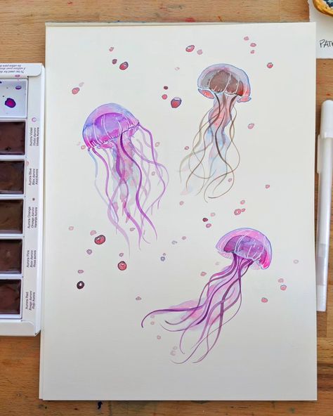 A quick little impromptu live session during my lunch hour (yes, I get to come home for lunch! What a treat!🤗) - IG live session recordings are always uploaded to my Subscription feed (currently doing about 2 lives per week) . Thank you all who joined! 🙇🏽‍♀️🙏🏽👩🏽‍🎨 . Using Gansai Tambi Granulated watercolors by @kuretakejapan . . . #watercolor #watercolour #jellyfishpainting #learnwatercolor #funwatercolor #easywatercolor #easypainting Jellyfish Painting, Lunch Hour, Learn Watercolor, Easy Watercolor, Come Home, Easy Paintings, Jellyfish, Quick Saves