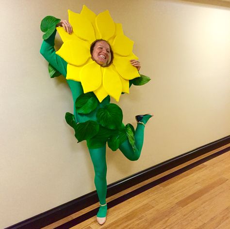 Maškare Kostimi, Sunflower Costume Diy, Sunflower Halloween Costume, Flower Costume Diy, Sunflower Costume, Sunflower Halloween, Halloween Food Crafts, Diy Sunflower