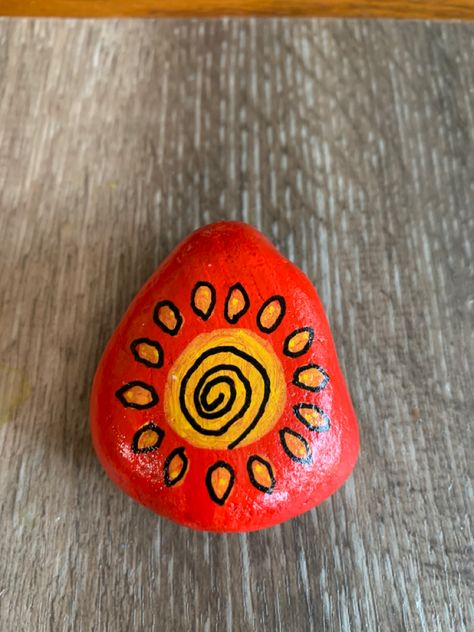 Diy Rock Art, Stone Art Painting, Hippie Painting, Painted Rocks Diy, Rock Painting Ideas Easy, Rock Painting Patterns, Mandala Rocks, Paint Rock, Rock Painting Designs