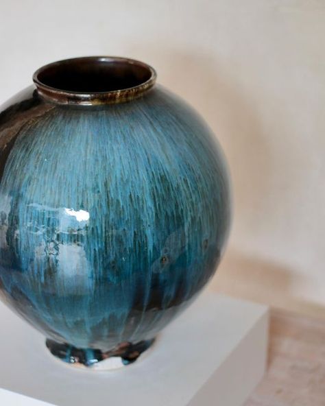 Michel Francois Porcelain on Instagram: "‘Midnight Moon’ This piece is inspired by nebulas seen from the Hubble telescope. A deep black glaze overlaid with a luminescent, intense willow ash glaze. Size: 32cm high by 28cm wide This pot is for sale. Please DM or email with enquiries. #moonjar #ceramics #porcelain #pottery #koreanpottery #wheelthrown #craft #clay" Ceramic Moon Jar, Moon Jars Ceramics, Moon Jars, Korean Pottery, Midnight Moon, Moon Jar, Craft Clay, Nebulas, Black Glaze